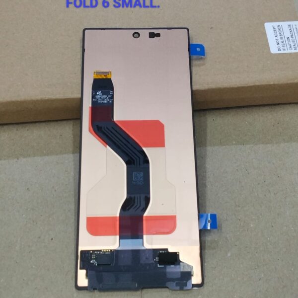 FOLD 6 SMALL SCREEN.
